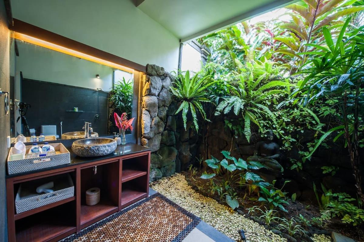 Luxury 3Br Infinity Jungle View Aashaya Villa Ubud Exterior photo